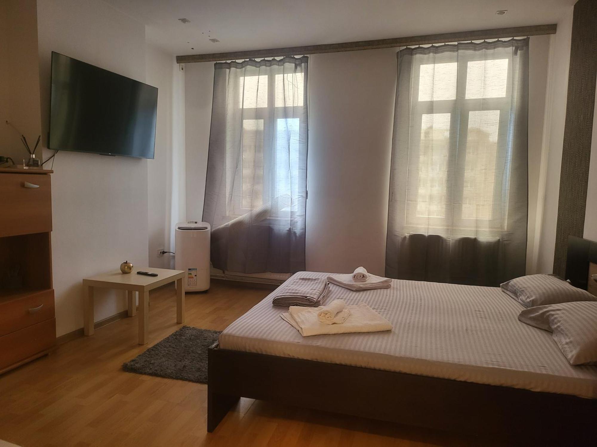 Aparthotel Yanis ブカレスト エクステリア 写真